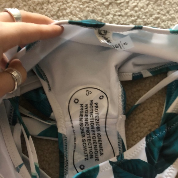 ⚡️HP⚡️ NWT Cupshe wrap bikini - Picture 4 of 5